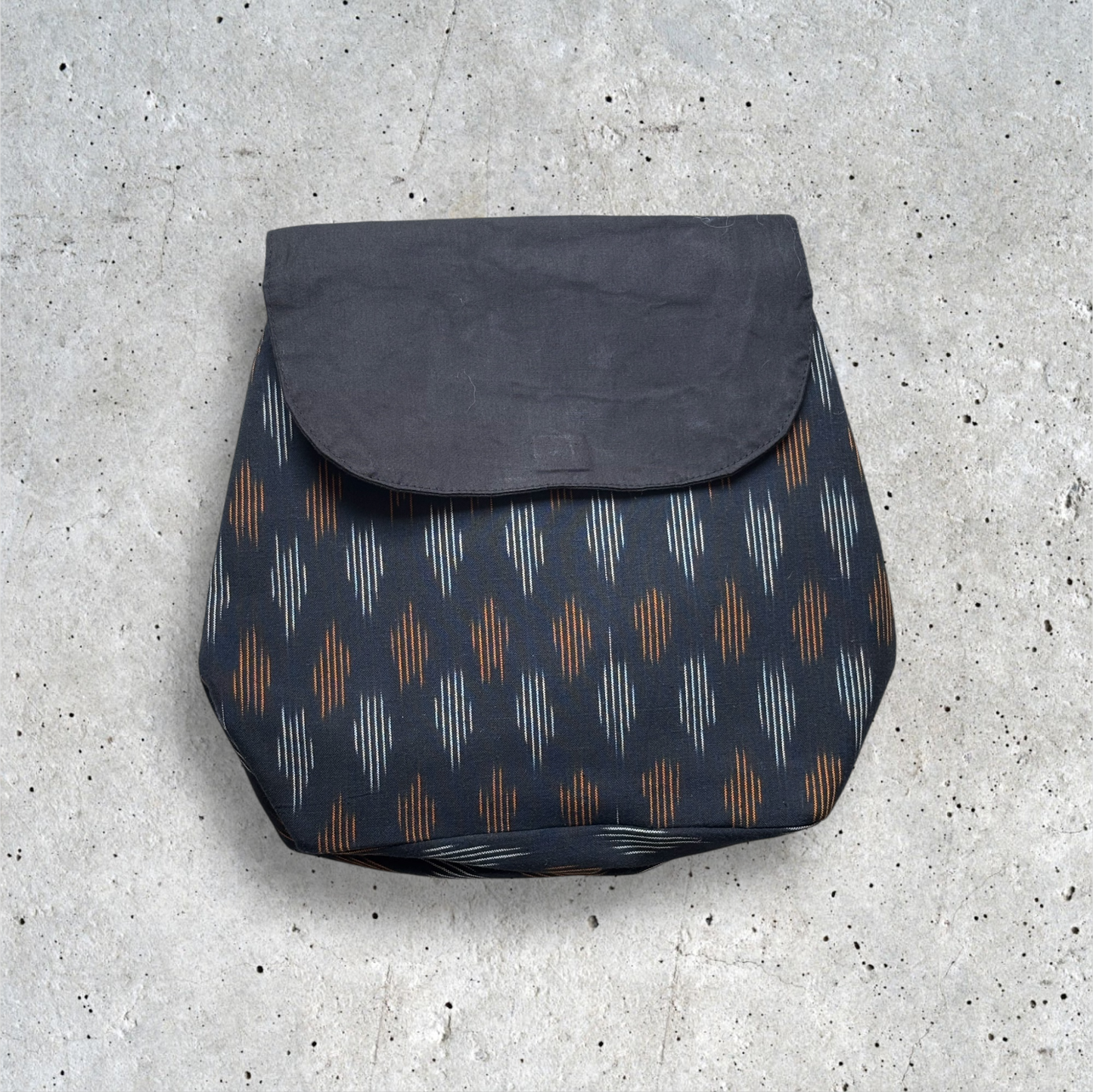 Naavika Sling Bag with Coin Purse