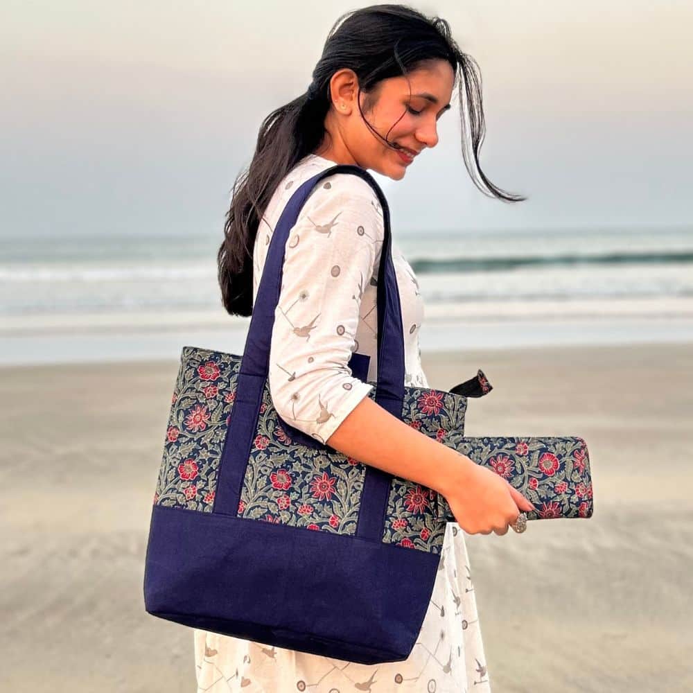 Tote Bag with matching wallet and bottle holder inside
