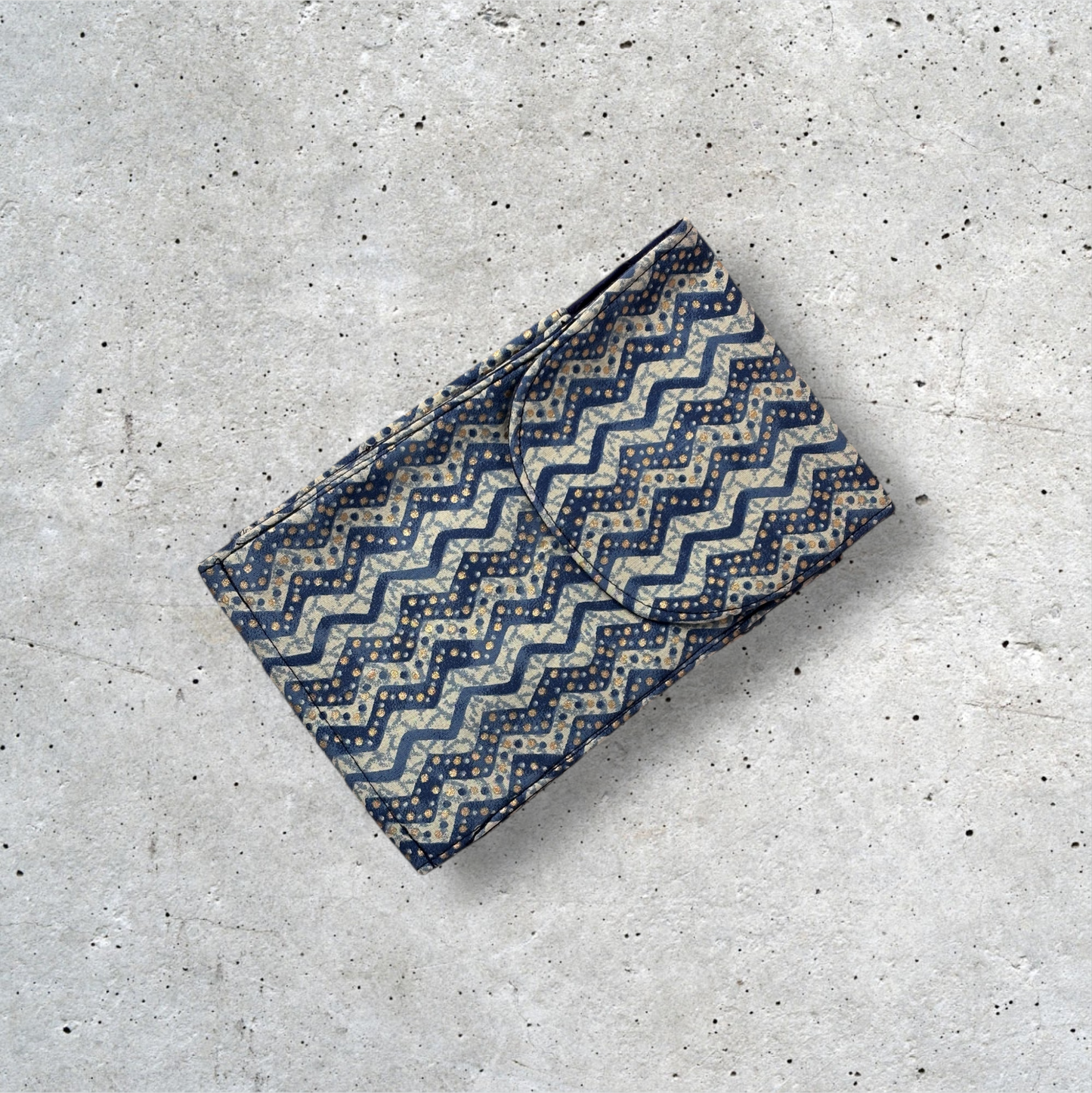 Navya cellphone crossbody bag