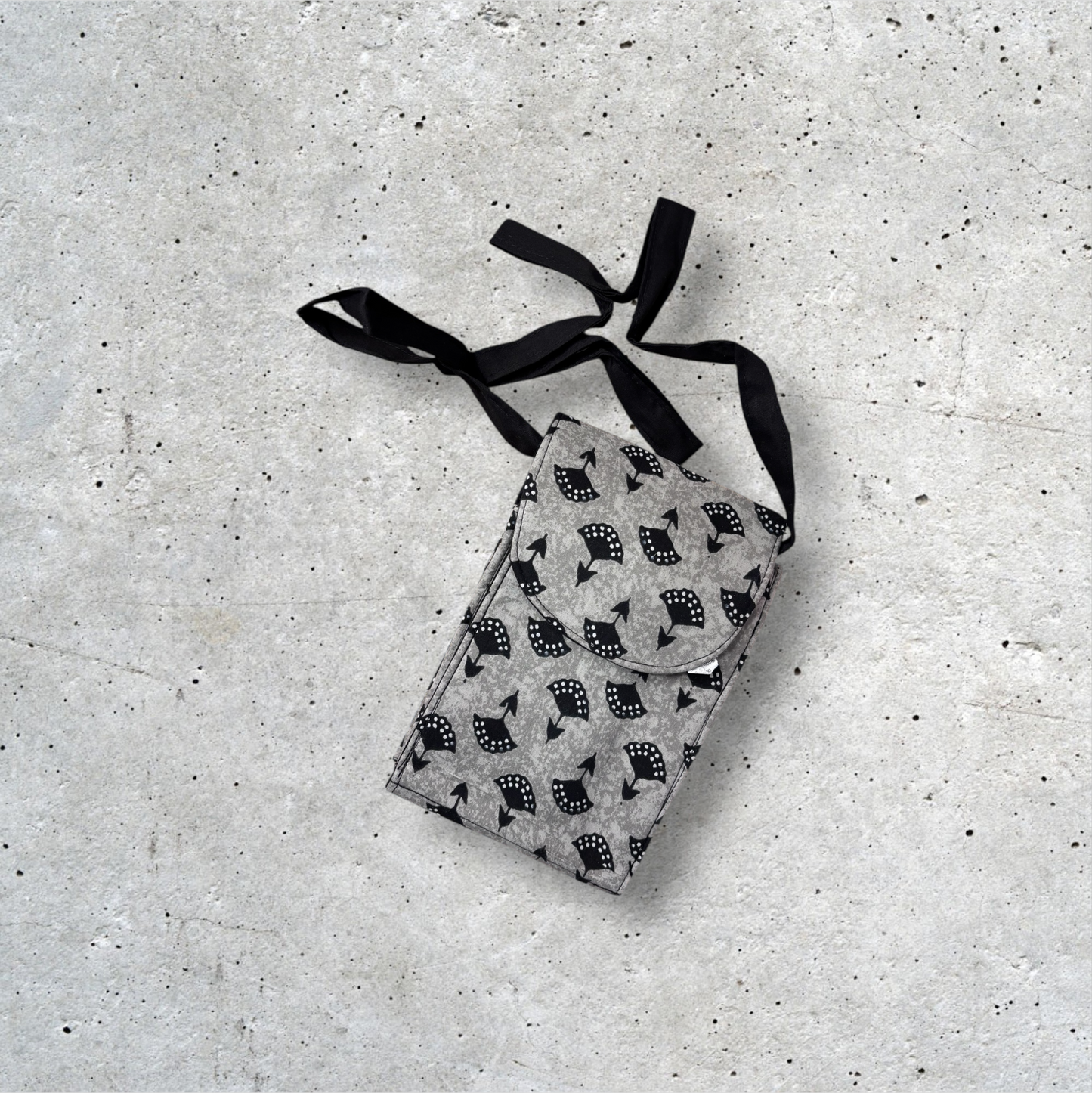 Navya cellphone crossbody bag